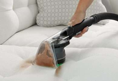 Как самостоятельно почистить диван в домашних условиях